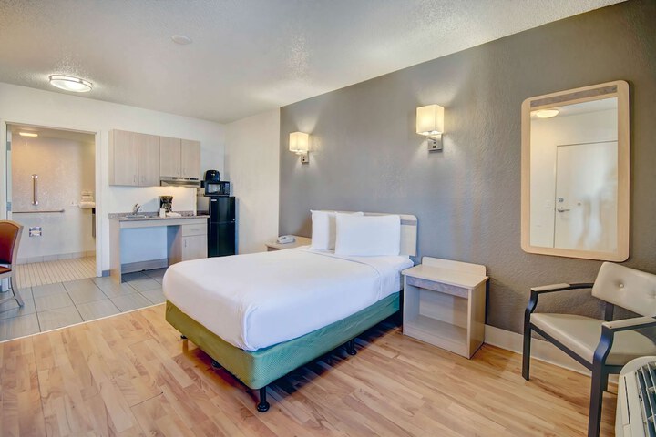 Room 16 of 26