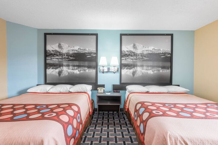 Room 11 of 27