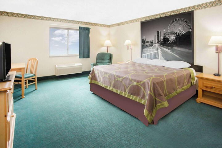 Room 12 of 20
