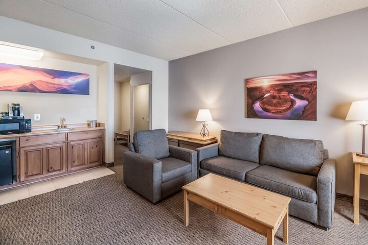 Room 25 of 38