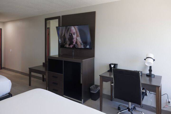 Room 9 of 25