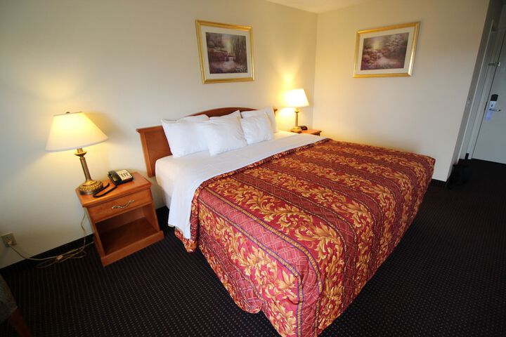 Room 27 of 34
