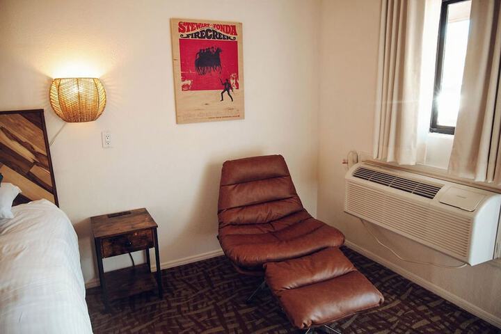 Room 16 of 26