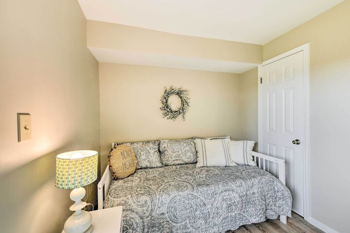 Brigantine Condo w / Beach Access & Pool Views
