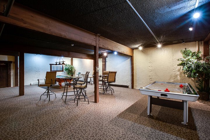 37SLL - Economical - Convenient - Kitchenette - Sleeps 2