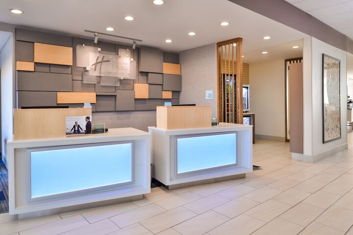 Holiday Inn Express & Suites Van Horn by IHG