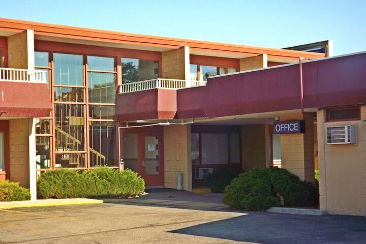 Hotel 2 of 32