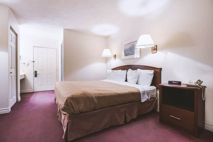 Room 16 of 19