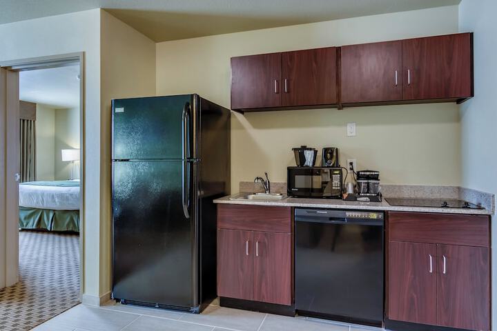Cobblestone Inn & Suites - Waverly