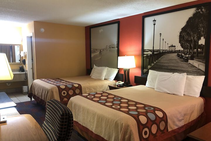 Room 28 of 32