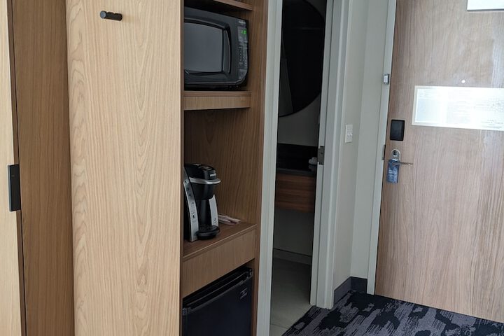 Room 15 of 33