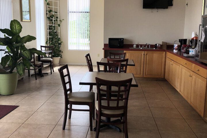 Clairmont Inn