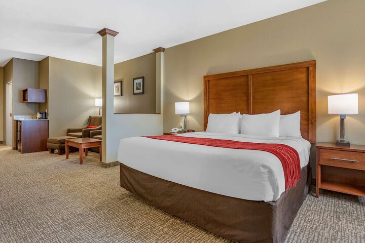 Comfort Inn & Suites Near Mt. Rushmore