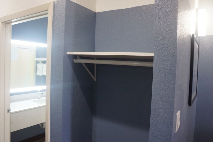 Room 19 of 28