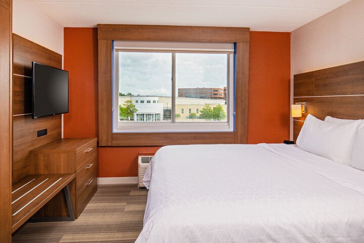 Holiday Inn Express Chesapeake - Norfolk by IHG