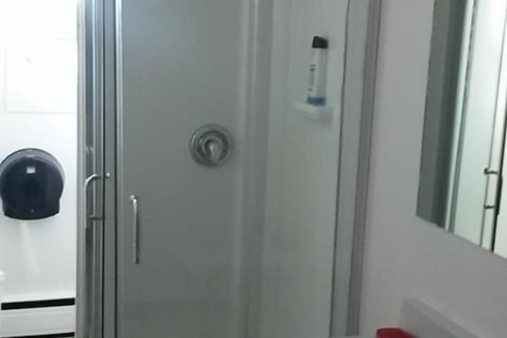 Room 9 of 28