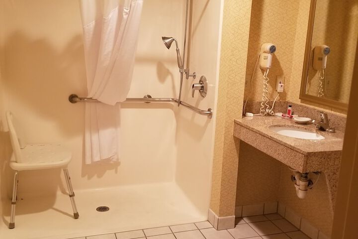 Room 10 of 29