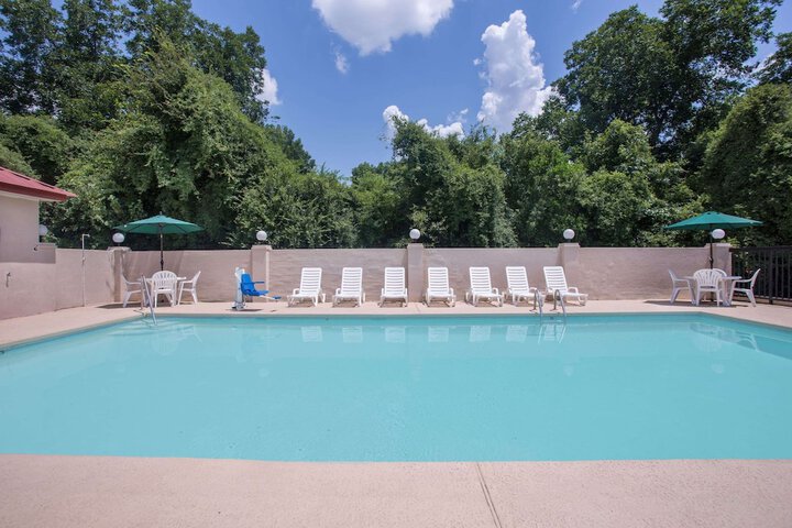 Pool 2 of 14