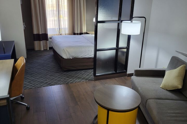 Room 50 of 69