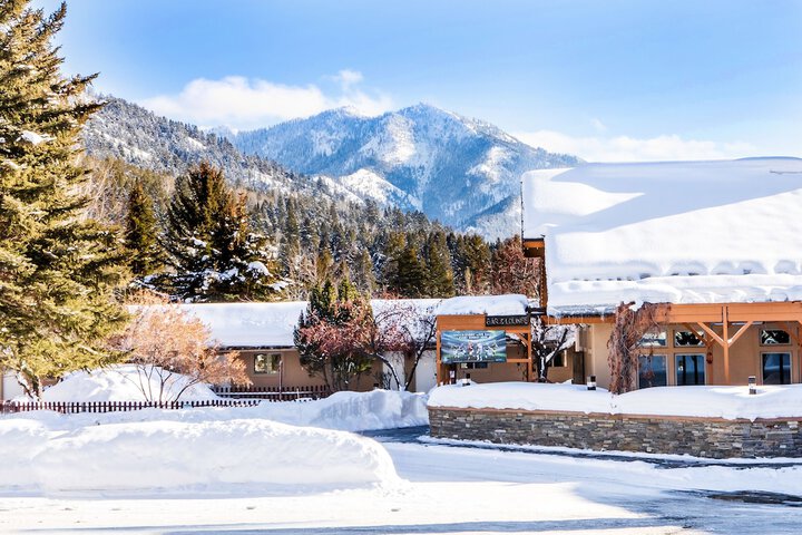 Flying Saddle Resort