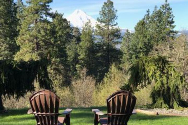 Bigfoot Lodge B & B