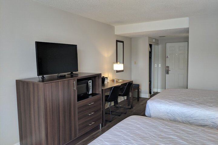 Room 12 of 38