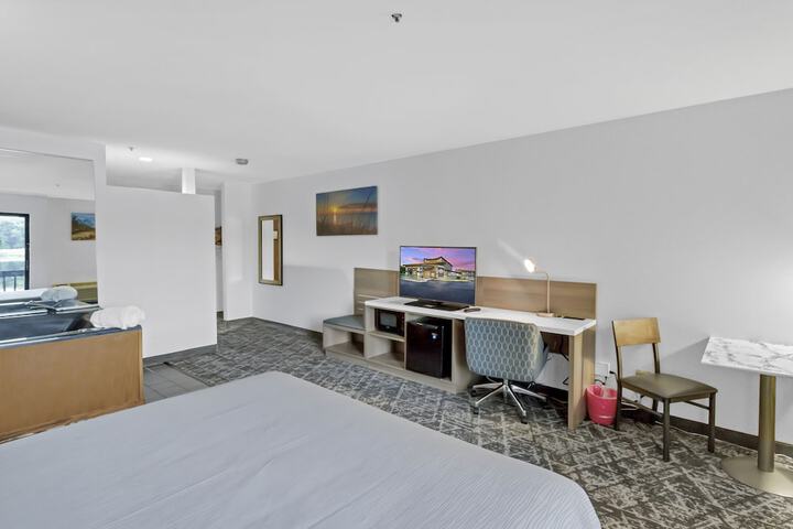Room 27 of 29