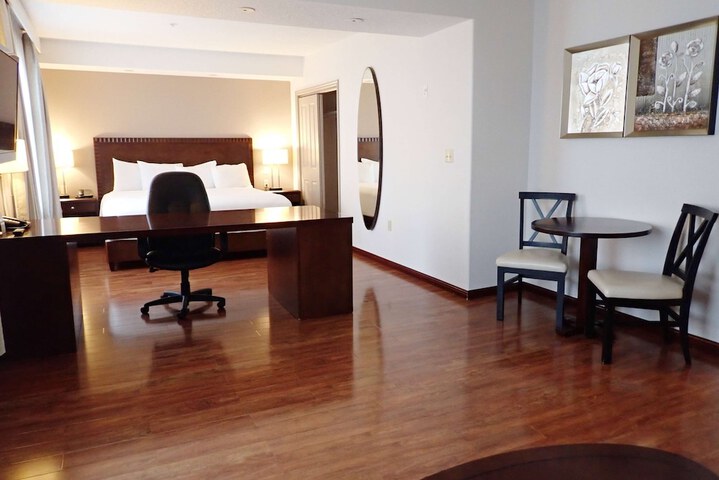 Days Inn & Suites by Wyndham Fort Saskatchewan