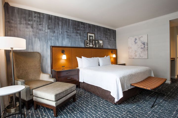 Room 32 of 106