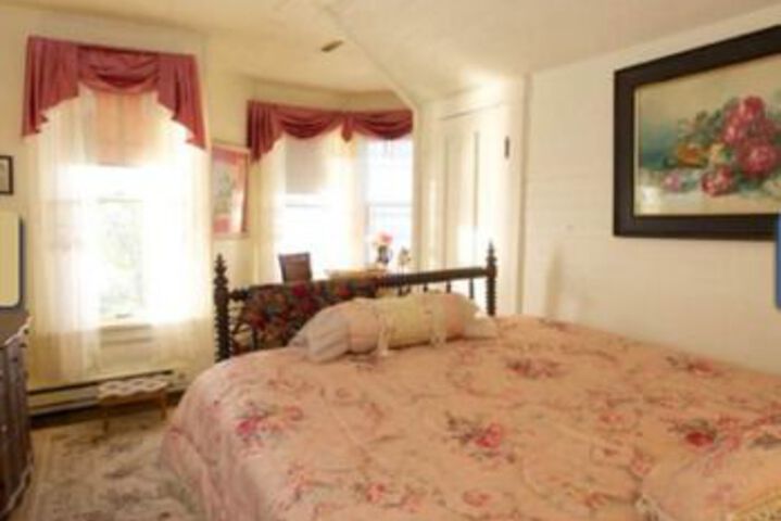Spicer Castle Inn & Restaurant