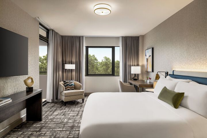 Crowne Plaza Edison by IHG