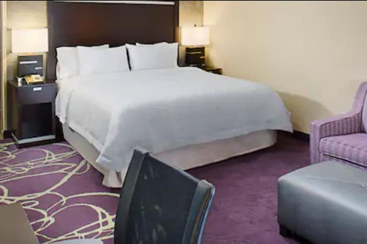Room 9 of 28