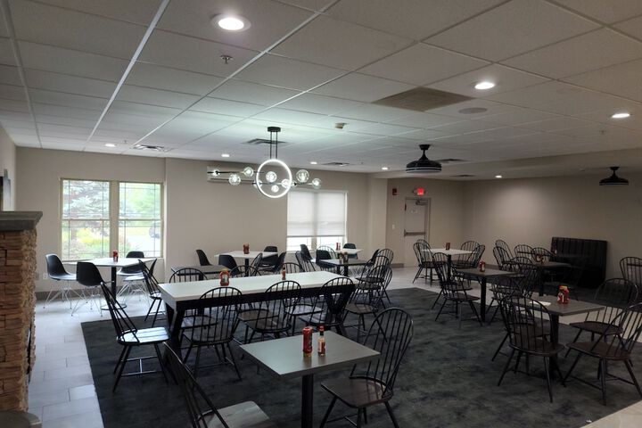 La Quinta Inn & Suites by Wyndham Lake George