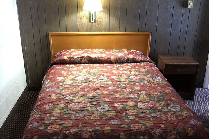 Room 16 of 51