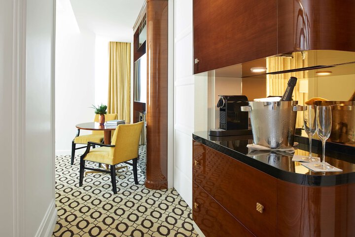 Room 34 of 132