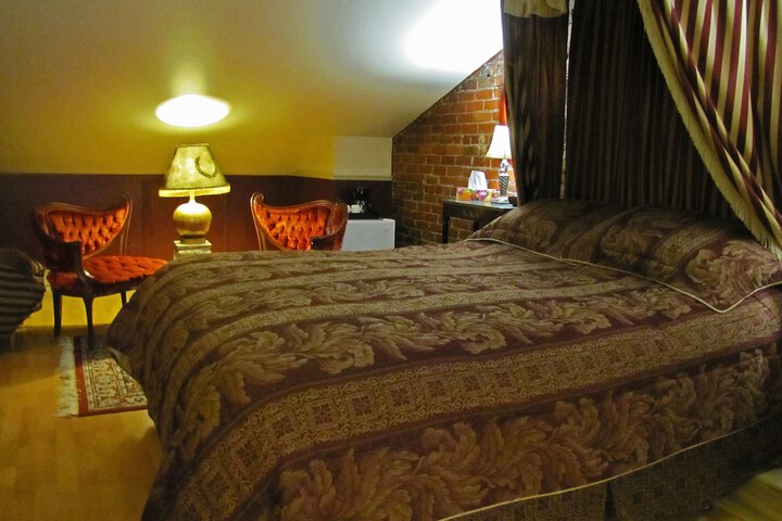 Room 45 of 60