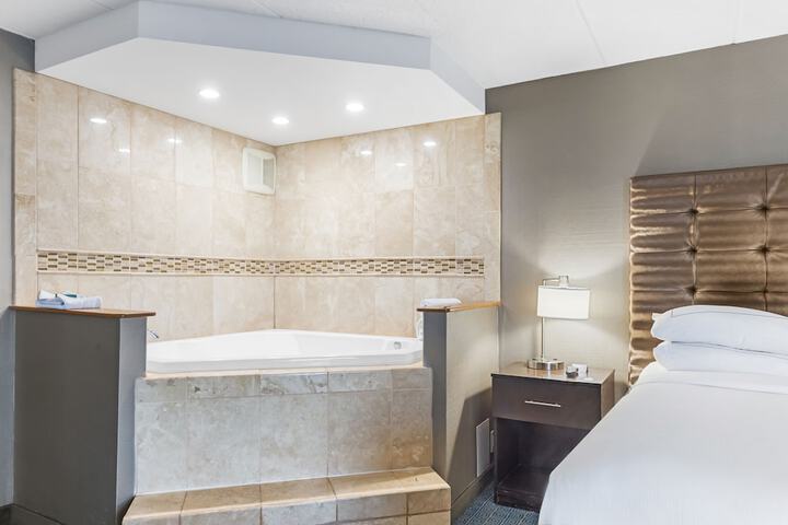 DoubleTree by Hilton Roseville Minneapolis