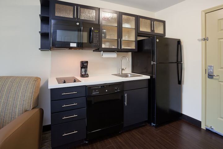 Candlewood Suites Dickinson ND by IHG