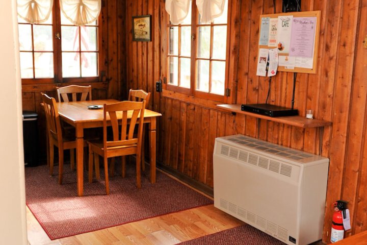 Room 40 of 152