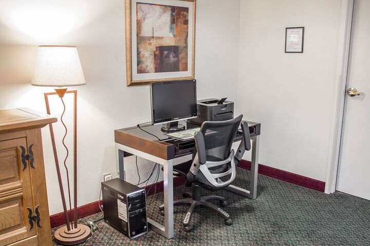 Quality Inn & Suites Longview Kelso