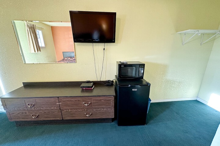 Room 16 of 23