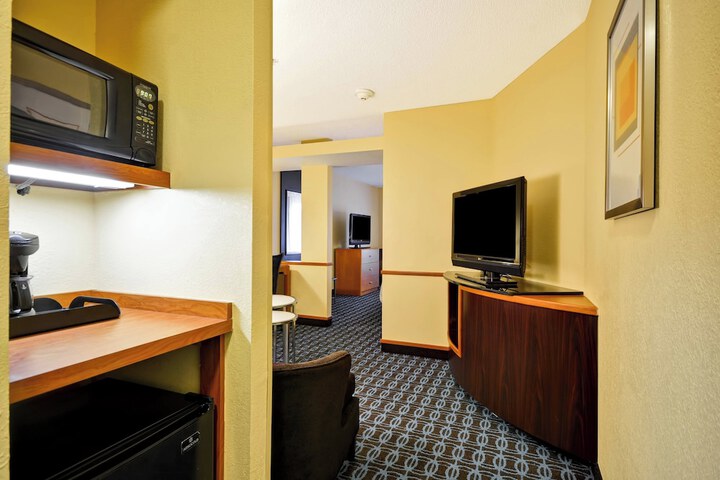 Fairfield Inn & Suites by Marriott Tampa Fairgrounds / Casino