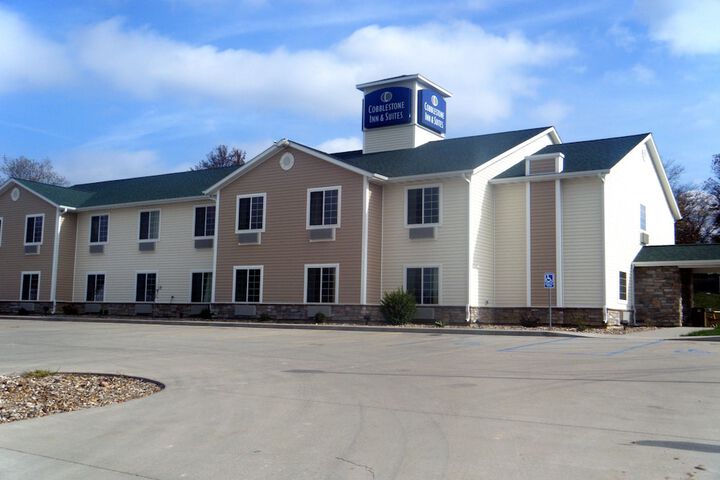 Cobblestone Inn & Suites - Bloomfield