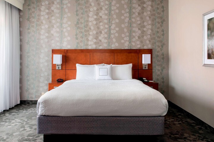 Room 16 of 25