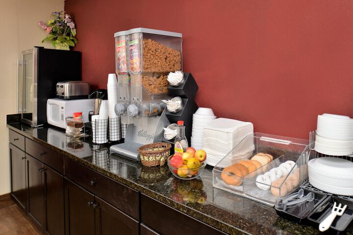 Red Roof Inn Cartersville–Emerson / LakePoint North