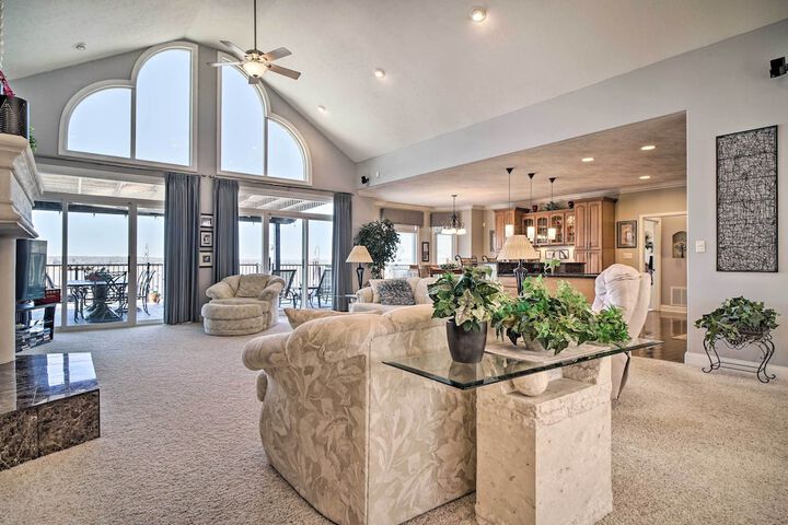 Spacious Baneberry Home w / Lake Douglas Views!