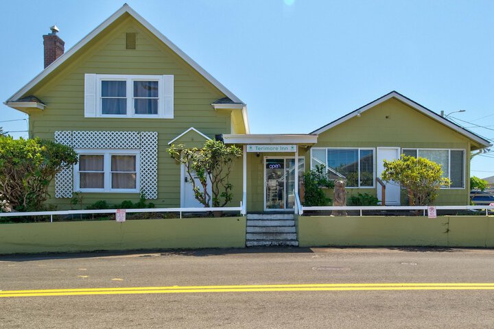Terimore Bayfront Inn