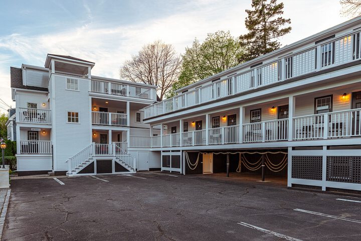 Eagle House Motel