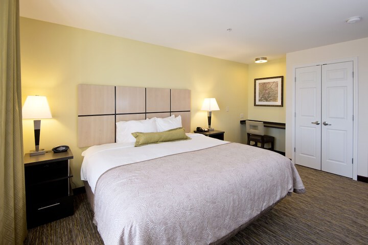 Room 11 of 24