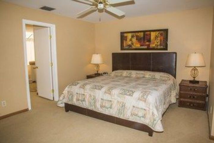 Cottage Grove Holiday Home